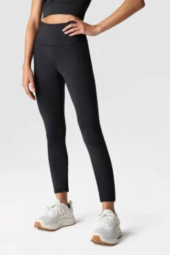 The North Face Womens Performance 7/8 Leggings 11 The North Face Womens Performance 7/8 Leggings -Craghop Clothing Shop c11ced0195 7070 c